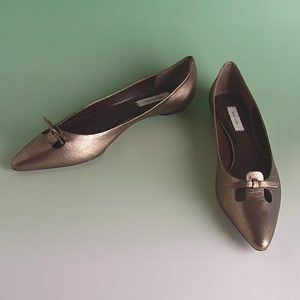 MARC JACOBS：マークジェイコブス　おリボン付きパンプス ブロンズ